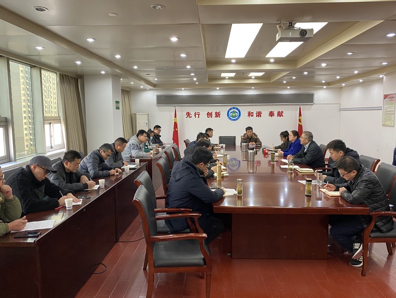 中青年职工献计献策会.jpg